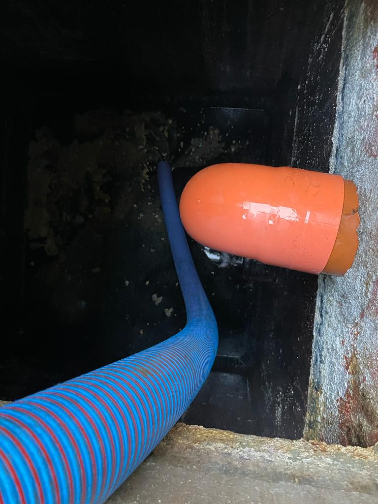 Come pulire e sturare una condotta fognaria
